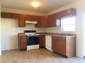 2358 Shoemaker Ct in Indianapolis, IN - Building Photo - Building Photo