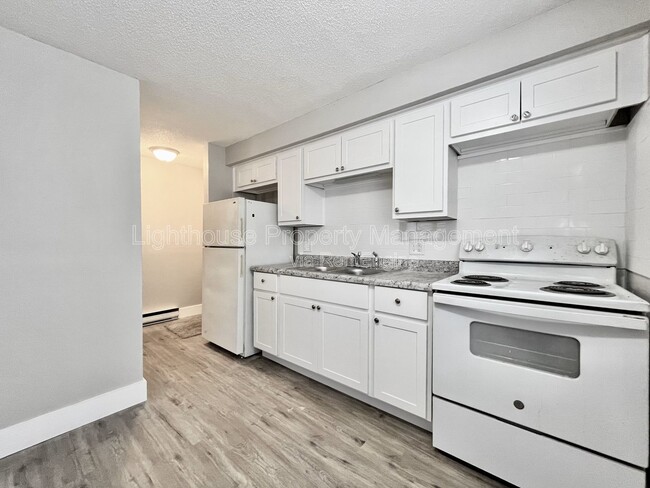 1490 Carmil Dr in Muskegon, MI - Building Photo - Building Photo