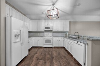 103 Moonspinner in Montgomery, TX - Building Photo - Building Photo