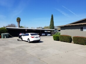 1913 Althoff Ct in Modesto, CA - Building Photo - Building Photo