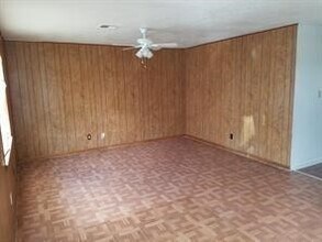 3200 Waller St in Waller, TX - Building Photo - Building Photo