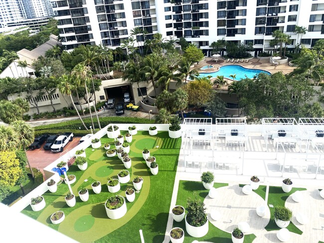 770 Claughton Island Dr, Unit 1011 in Miami, FL - Foto de edificio - Building Photo