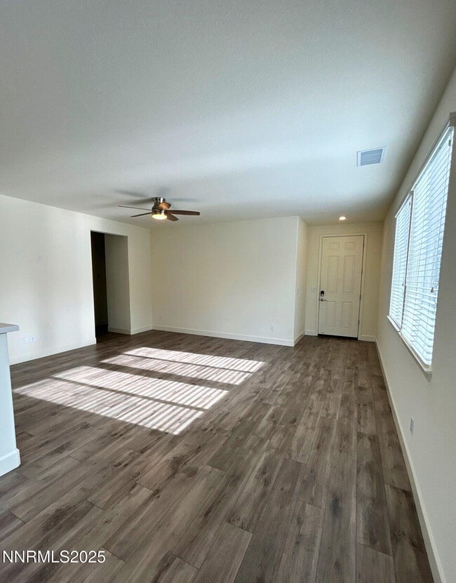 7145 Owl Vw Dr in Sparks, NV - Building Photo - Building Photo