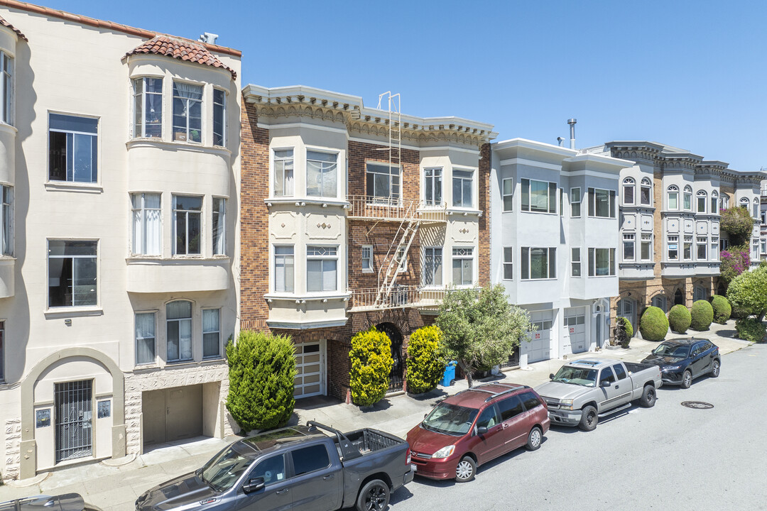 630 Lombard St in San Francisco, CA - Building Photo