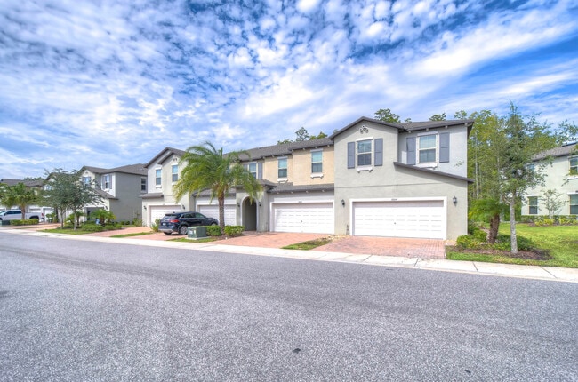 10044 Corso Milano Dr in Tampa, FL - Foto de edificio - Building Photo