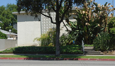 1053 E Orange Grove Blvd in Pasadena, CA - Building Photo - Building Photo