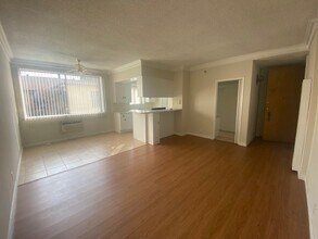 303 Commonwealth Ave, Unit 204 in Los Angeles, CA - Building Photo - Building Photo