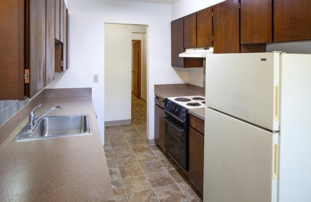 Crown East Apartments in Portland, OR - Building Photo - Interior Photo