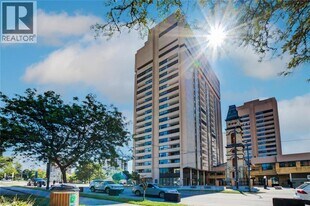 389 Dundas St in London, ON - Building Photo