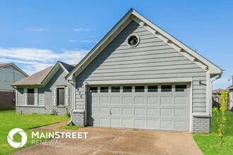 2432 Country Trail Dr in Memphis, TN - Foto de edificio - Building Photo