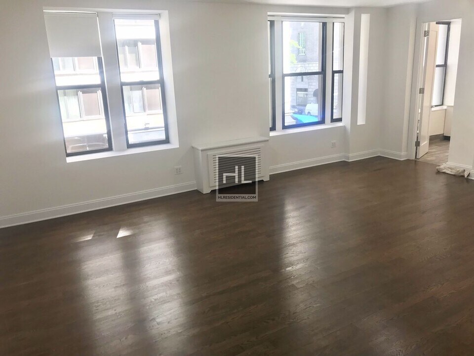 WEST 58 STREET, Unit PHA in New York, NY - Building Photo