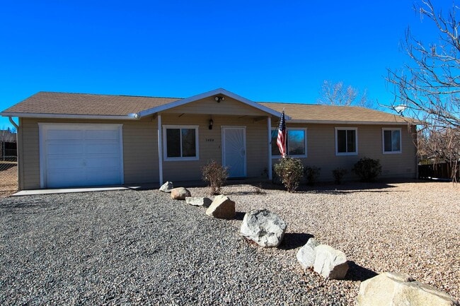property at 5484 N Robert Rd