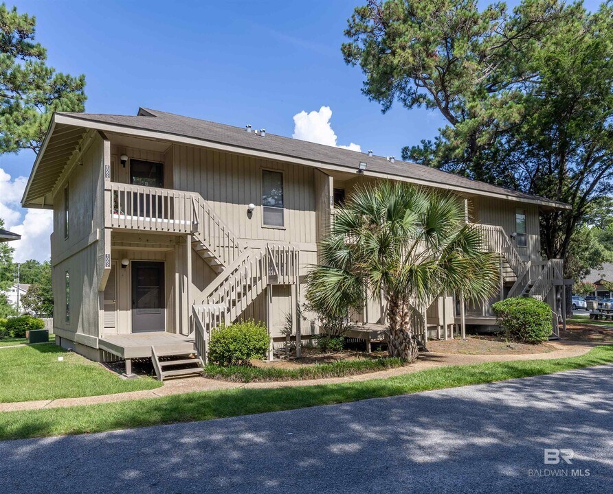 1061 Sea Cliff Dr N in Daphne, AL - Building Photo