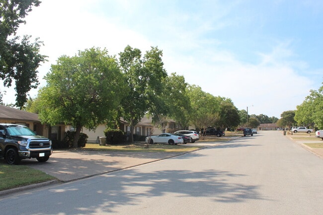 3610 Mahan St in Bryan, TX - Building Photo - Building Photo