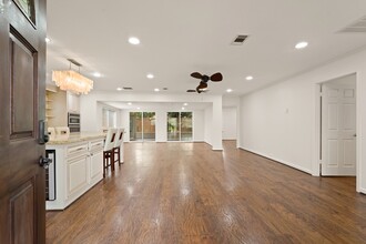 4526 Benning Dr in Houston, TX - Building Photo - Building Photo