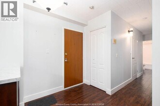 6227 Thornberry Crescent in Windsor, ON - Building Photo - Building Photo