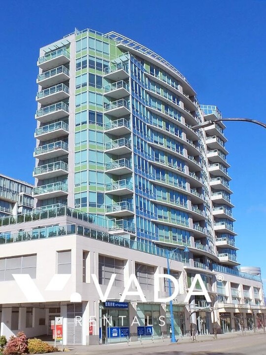 5599 Cooney Rd. in Richmond, BC - Building Photo