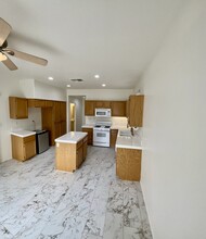 15256 Sunbeam Ct in Victorville, CA - Building Photo - Building Photo