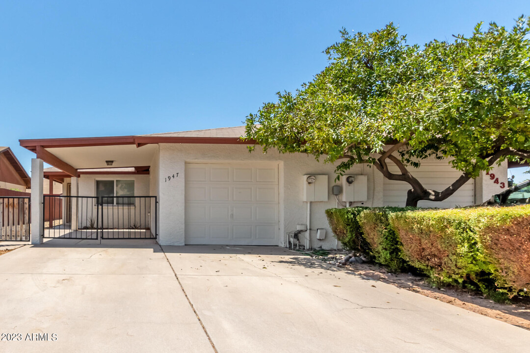 1947 E Intrepid Ave in Mesa, AZ - Building Photo