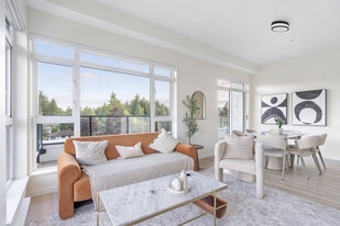 14257-1103A 103A Ave in Surrey, BC - Building Photo