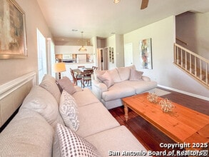 165 Chapel Hill Cir in San Antonio, TX - Foto de edificio - Building Photo