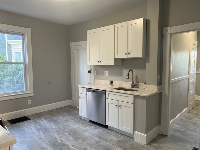 18 Ocean Ave-Unit -1 in Salem, MA - Building Photo - Building Photo