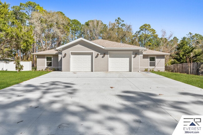 158 Secretary Trail in Palm Coast, FL - Building Photo - Building Photo