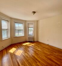 1637 Commonwealth Ave, Unit 2 in Brighton, MA - Building Photo - Building Photo