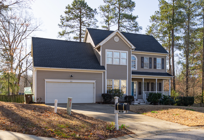 221 Wild Holly Ln in Holly Springs, NC - Building Photo - Building Photo