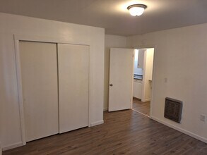 521 Mary St, Unit 521 Mary St in Medford, OR - Foto de edificio - Building Photo