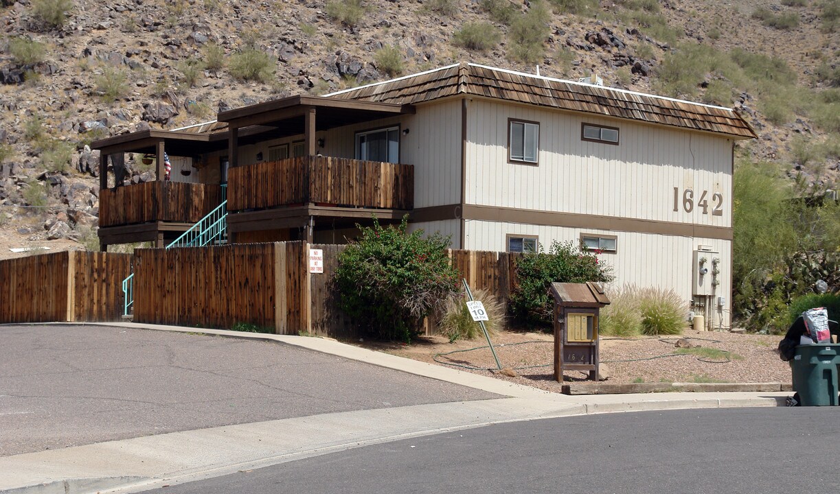 Yucca Apartments in Phoenix, AZ - Building Photo