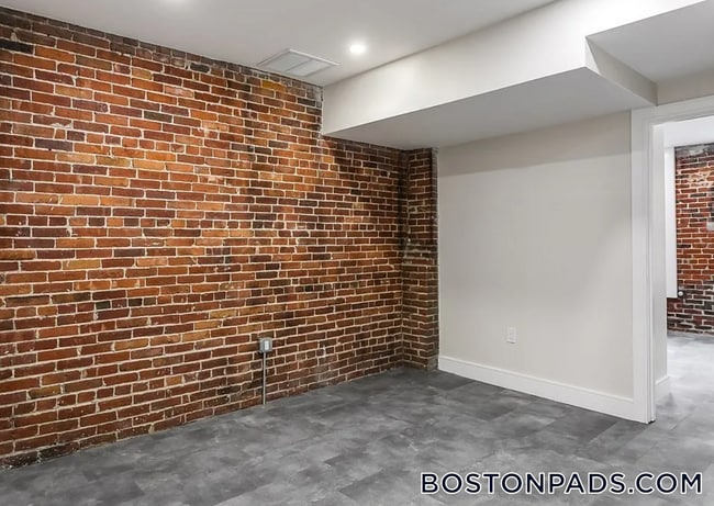17 Sheafe St, Unit 5