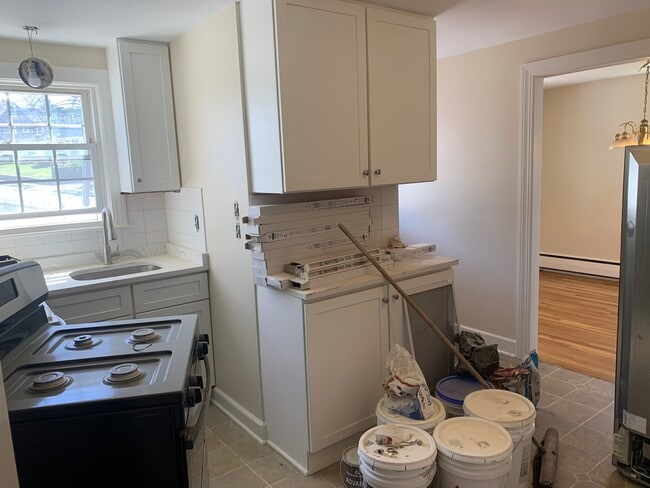 5 Turner Ter, Unit 1 in Newton, MA - Foto de edificio - Building Photo