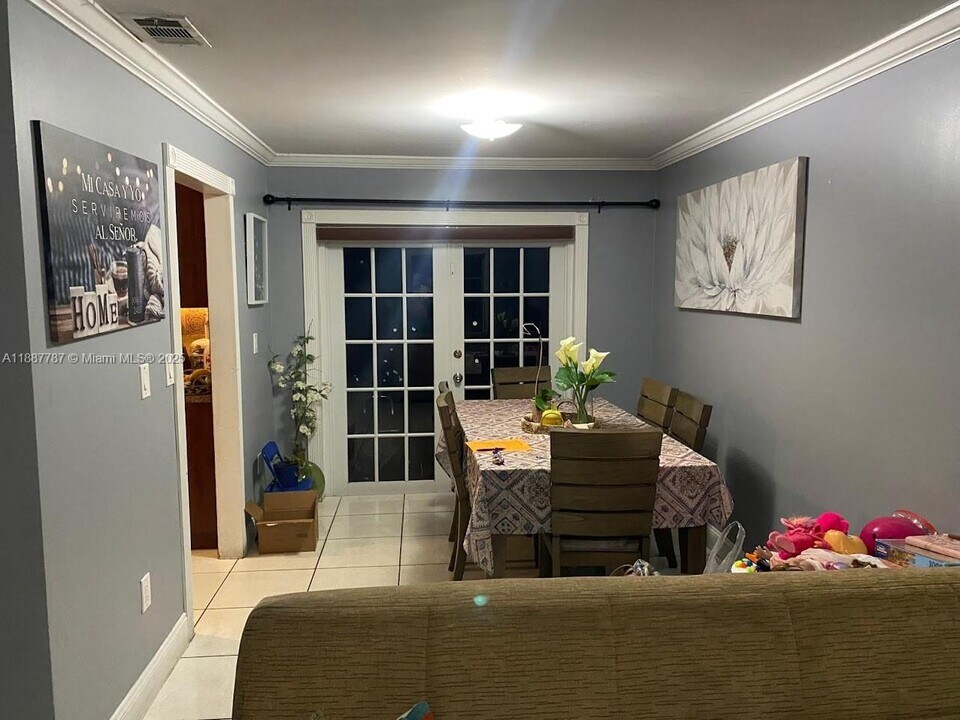 19319 NW 54th Ct in Miami Gardens, FL - Building Photo