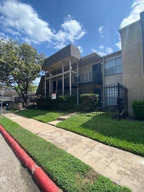 5550 N Braeswood Blvd in Houston, TX - Building Photo