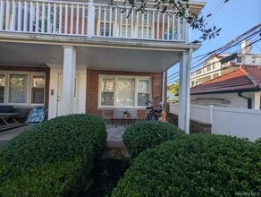 235 W Broadway in Long Beach, NY - Building Photo - Building Photo