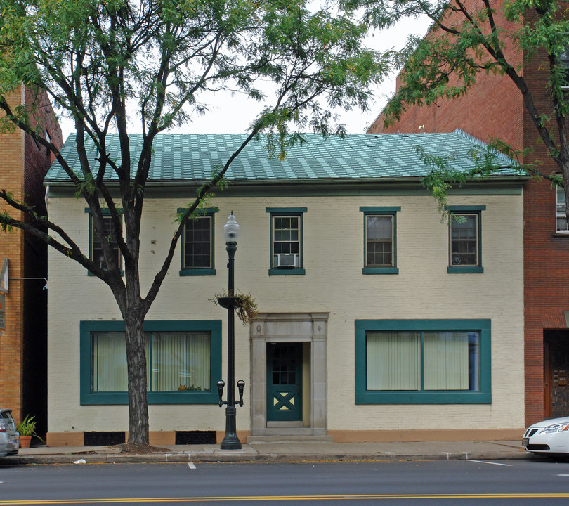 141 W Main St in Bloomsburg, PA - Building Photo