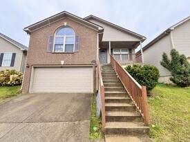 628 Smugglers Notch Dr in Lexington, KY - Building Photo