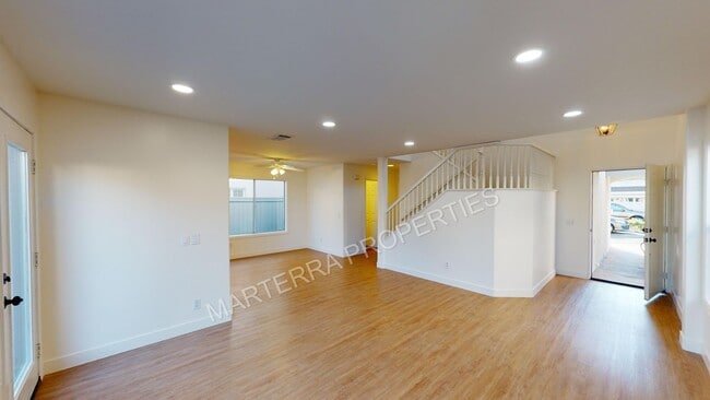 431 W Bay St in Costa Mesa, CA - Building Photo - Building Photo