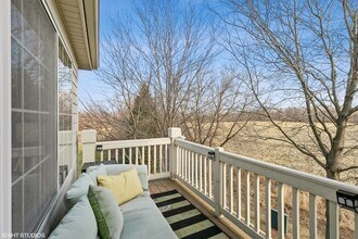 3340 Cameron Dr, Unit 176 in Elgin, IL - Building Photo - Building Photo