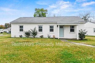 3043 Terry Dr in North Charleston, SC - Building Photo