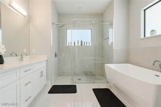 2330 4th Ave SE in Naples, FL - Building Photo - Building Photo