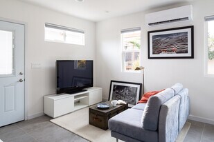 9315 Cattaraugus Ave in Los Angeles, CA - Building Photo
