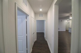 651 North Watters Road in Allen, TX - Foto de edificio - Building Photo