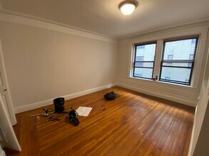 466 Commonwealth Ave, Unit 306 in Boston, MA - Building Photo - Building Photo