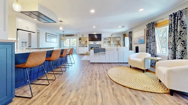 19 Dixon St in Milford, CT - Building Photo - Building Photo