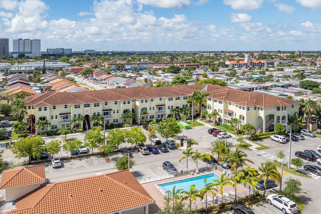 Century Park West in Miami, FL - Building Photo