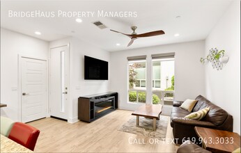 2428 Aperture Cir in San Diego, CA - Building Photo - Building Photo