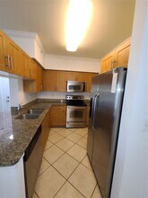 6529 Emerald Dunes Dr in Royal Palm Beach, FL - Building Photo - Building Photo