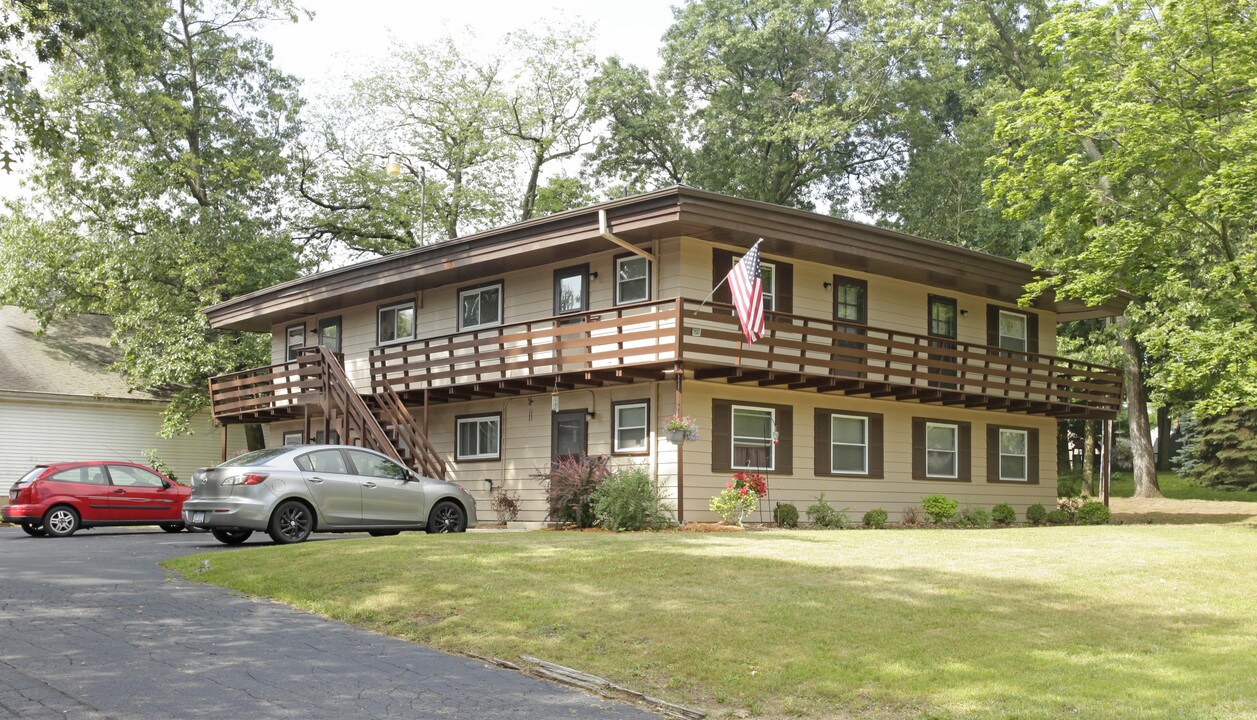 755 Buchanan Ave in Kalamazoo, MI - Foto de edificio